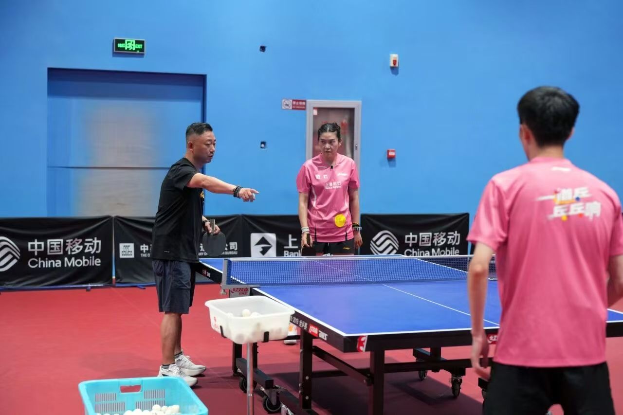 名师高徒 奥运冠军导师崇明执教 沪乒嘉年华混合团体赛四强焕新出发 (5).jpg