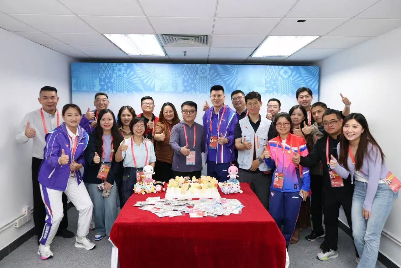 蘑菇视频
代表团领导看望慰问第十五届全国运动会上海新闻工作者1.jpg